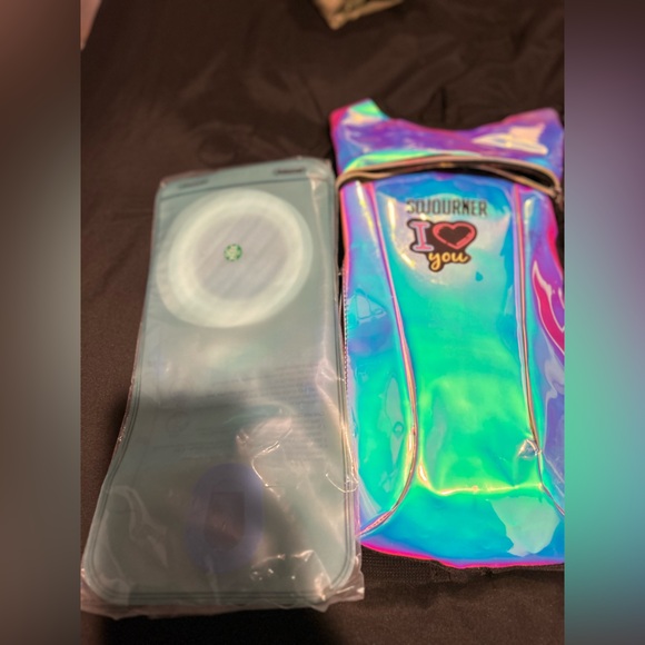Sojourner “I love You” Hydration Backpack with brand new bladder - Picture 9 of 10